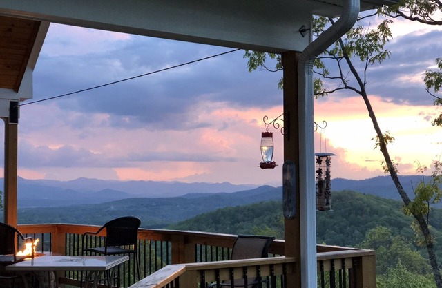 Nouveau chalet de montagne magnifique avec une vue à 180 degrés