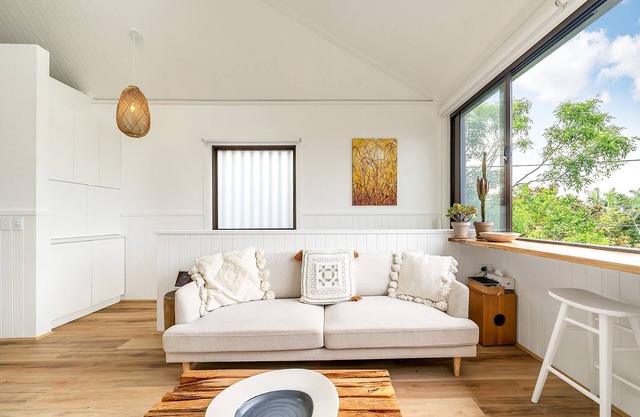 Gorgeous new Loft Style 1 bed Apartment Short Walk to Manly