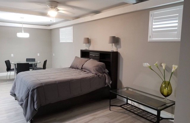 Superbe Brand New Studio Apartment, emplacement fantastique