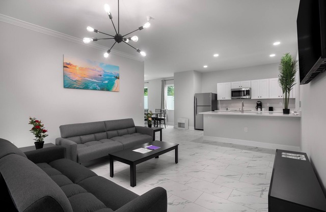 Gorgeous New Snowbird Rental! 4 Bedroom condo in the heart of North Myrtle Beach