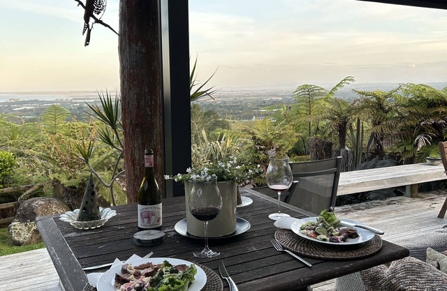 Gorgeous Ocean View from Waihi Beach - Mt Maunganui Private Rustic country home
