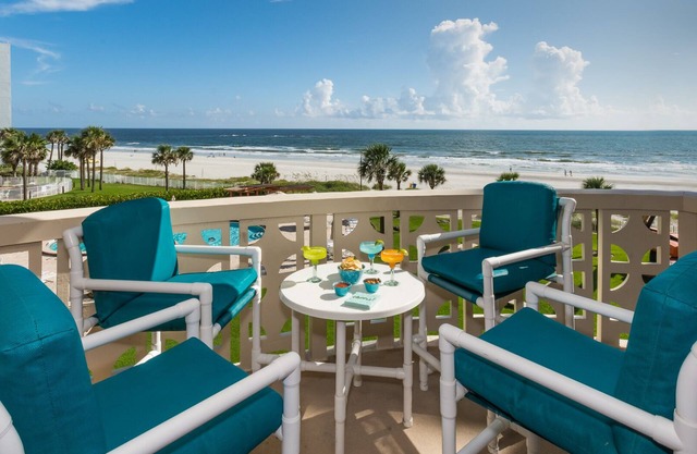 Magnifique condo en bord de mer récemment rénové ~ Marchez jusqu'à Flagler Ave!