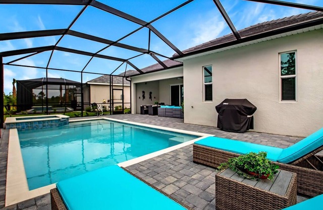 Gorgeous Pool and Spa 3 Bedroom 3 Bath Home with Golf Course at Babcock Nat'l!