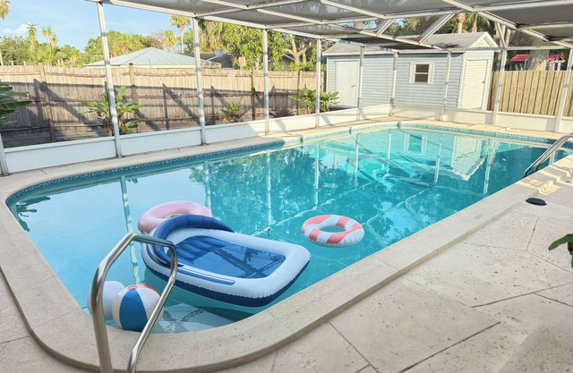 GORGEOUS Pool Home Central Location! Family and Pet friendly!