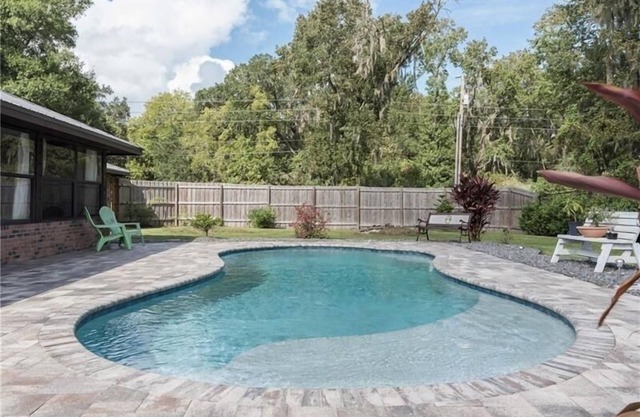 Gorgeous 3/2 pool home in South Lakeland