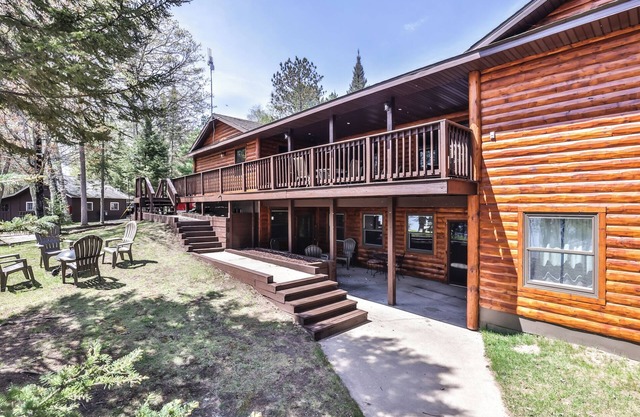 Gorgeous! Private 8 bedroom cabin w/ spectacular lake views.
