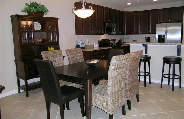 Superbe Rehoboth Condo; À l'est de Rt 1; Choix septembre / octobre disponibles!