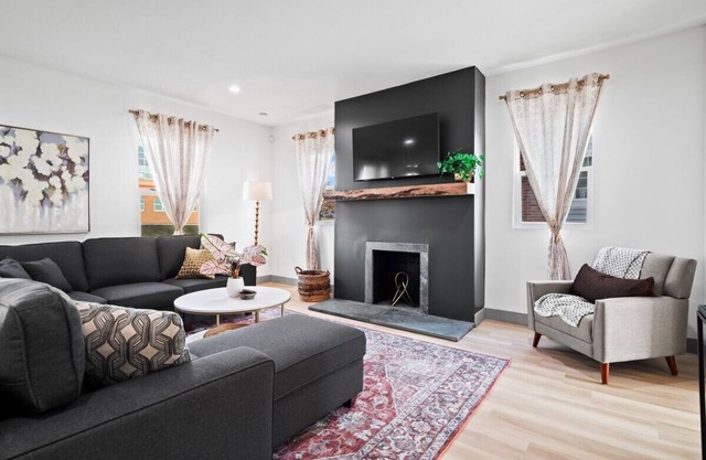 Gorgeous Remodel|Game Room|Sleeps 8