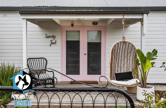 Gorgeous Renovated Cottage in Heart of Victor Harbor