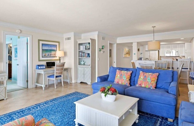 Gorgeous Residence with Panoramic Ocean Views and Secluded Beach- Pool Open!