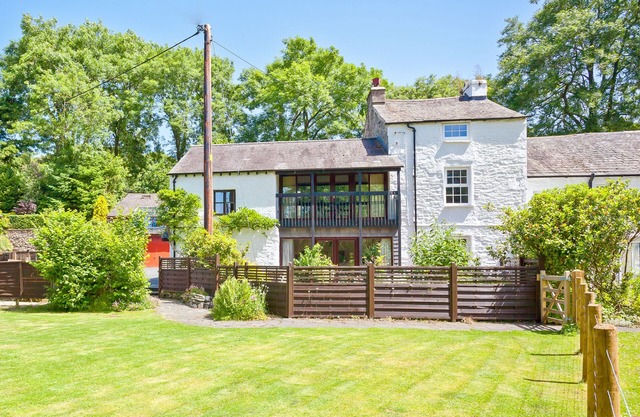 Magnifique chalet au bord de la rivière à proximité des rives de l'eau de Coniston