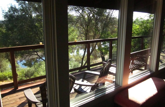 Magnifique Riverfront Home