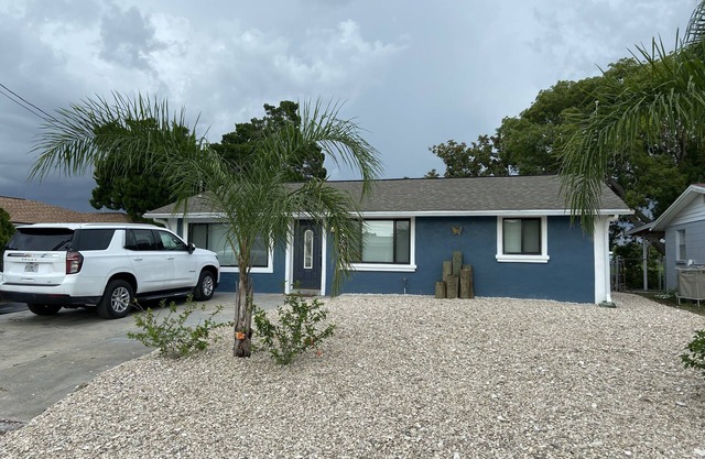 Gorgeous Seaside Seashell Cottage With Kayaks Included!!!