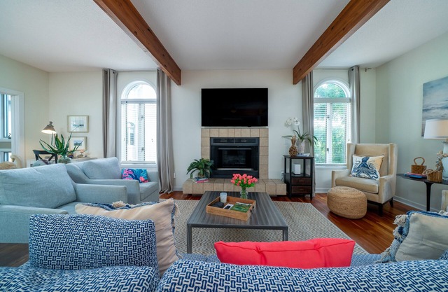 Superbe et sophistiqué Villa! Vue sur Golf! Décor Lovely! Toutes les commodités!