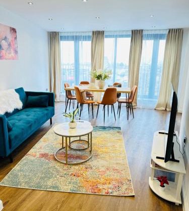 Gorgeous two bedroom luxury Apartment sleeps 6