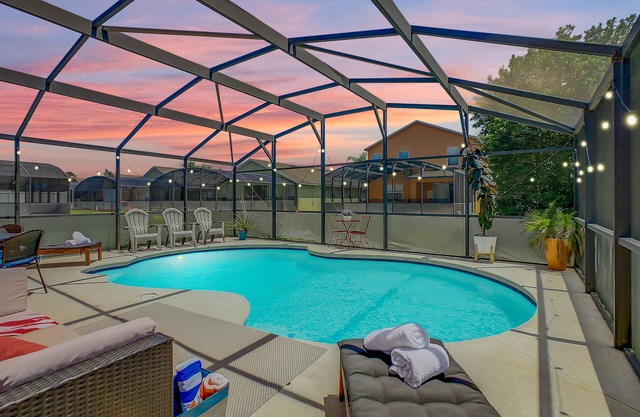 Gorgeous VILLA near Disney, Private Heated South Pool
