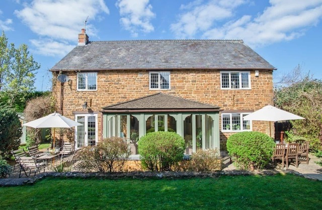 Gorgeous Village Barn, nr Banbury - Cotswolds - Oxfordshire - Perfect Retreat