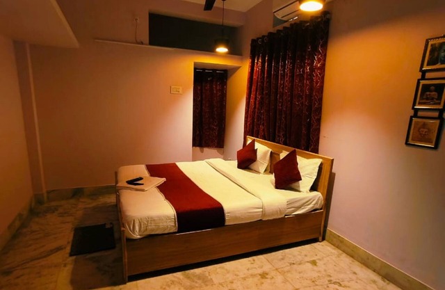 Goroomgo Rail View Guest House Puri