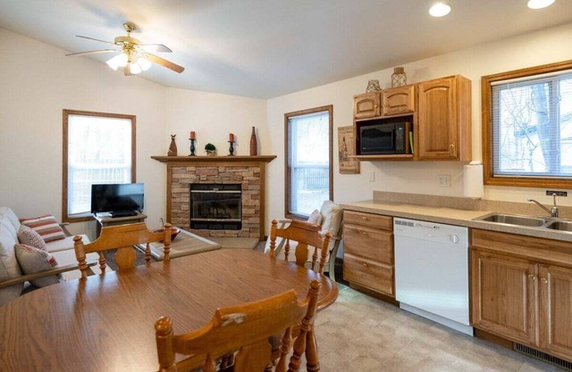Goshorn Lake Resort Cottage #4