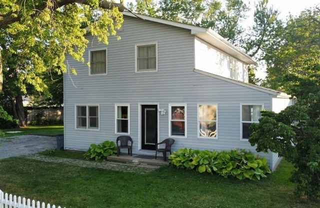 GOTL 5BR · 5 Bedroom Lakeside Vacation Rental Home Sleeps 12