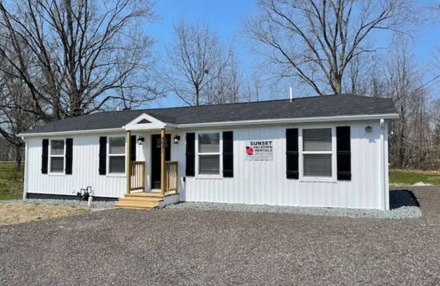 GOTL Lakeview Lagoon Ranch- Sunset Vacation Rentals