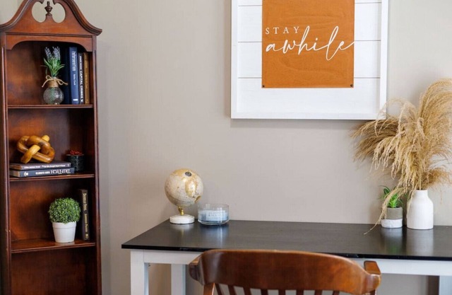 Governor's Getaway| Cozy 2 BR Near DT & Hospital