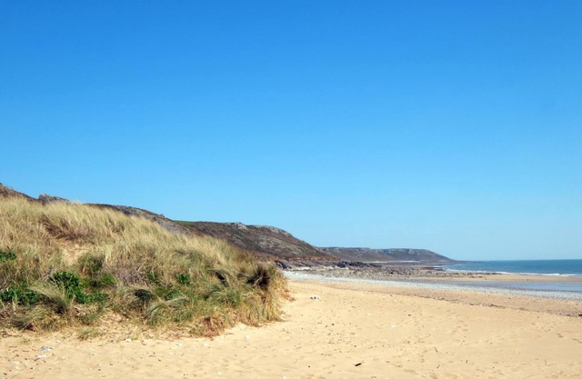 Gower Hideaway - 2 Bed Apartment - Ocean Breeze