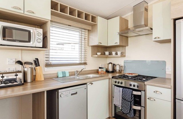 Grab a cosy getaway in the Lundy 3, ideal for a get-away-from-it-all holiday.
