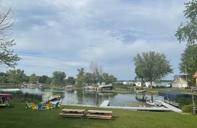 Grace on the Lake - Cozy home on Big Marine Lake