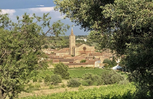 Gracieuse grande maison dans le village historique de Languedoc