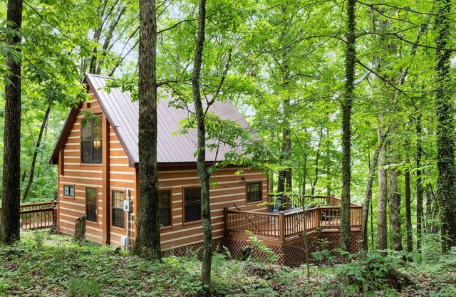 Grady`s Hideaway | Dog Friendly + Private Hot Tub | Sleeps 4 | 1 Bed, 1 Bath