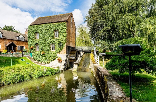 Moulin de Grafton, GRAFTON FLYFORD