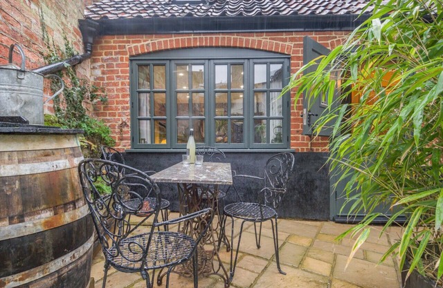 Grain Studio - One Bedroom House, Sleeps 2