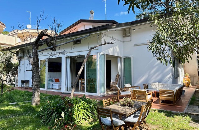 Appartement de 125 m² à Villa Renata avec 350 m² de jardin privé et parking