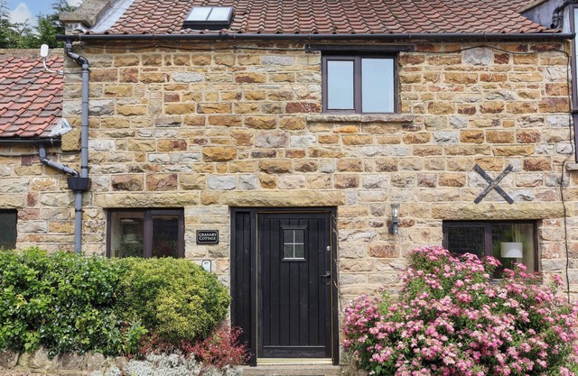 Granary Cottage, STAINTONDALE