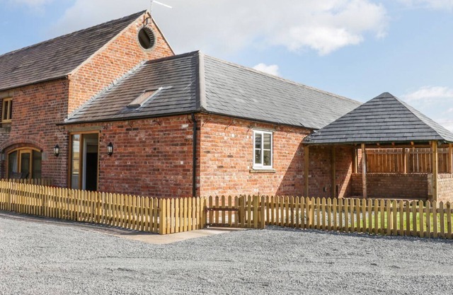 Granary Cottage, WESTBURY