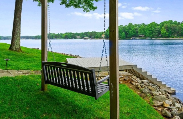 Grand Bay w/Hot Tub, 440' Shoreline & Optional Boat Rental