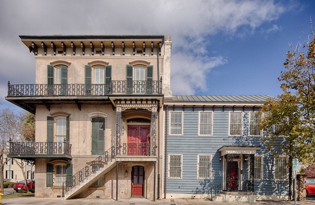 Restez avec Lucky Savannah: Grand Downtown Estate pour 20 personnes avec parking!