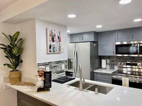 Grand Family 3BR Condo Apartment near Disney Parks