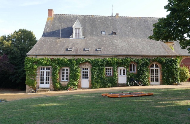 Very large farmhouse (30 beds) - 2h15 from Paris