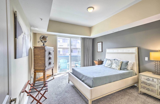 Grand Haven Condo w/ Patio < 1 Mi to Downtown