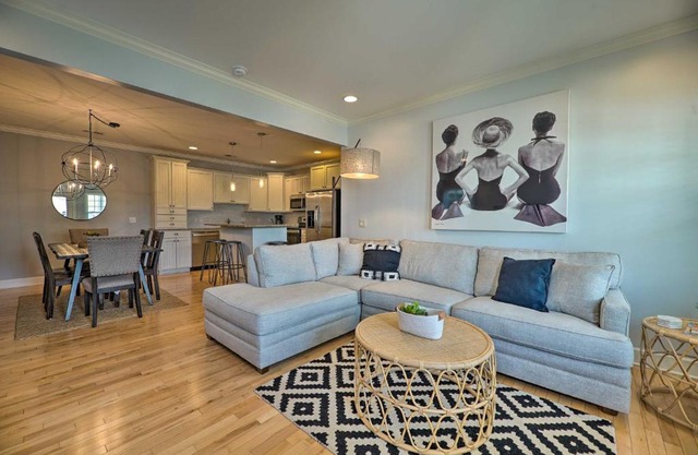 Grand Haven Condo Walk to Lake and Pool Access!