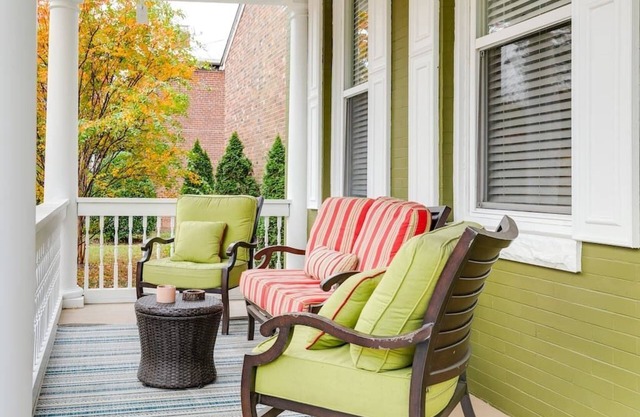 Grand Historic Fan Home/fully fenced/Carytown