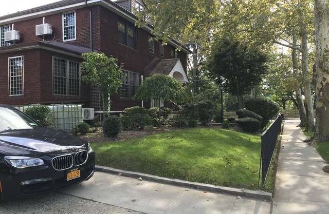 Grand Home On Kissena Park à Flushing NYC