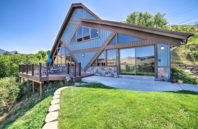 Grand Idaho Cabin < 1 Mi to Lava Hot Springs!