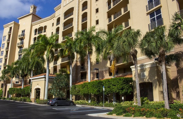 GRAND ISLES III, 5th Floor Condo w/ an AMAZING SUNSET VIEW in a Tropical Setting