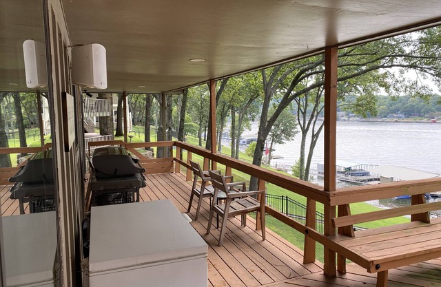 Grand Lake - Fabulous Duck Creek Cabin & HUGE Dock, beautiful views