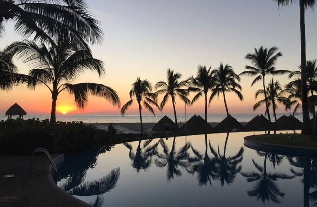 Grand Luxxe 2 Bdrm Villa. Sleeps 6 & 2 kids. Pool+Golf+Spa+Beach=Luxury Vacation