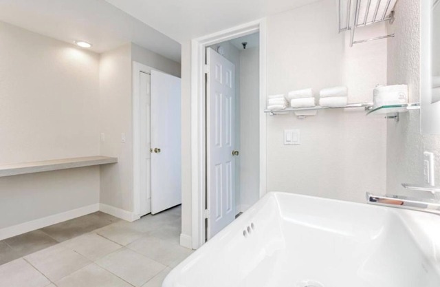 Grand Shores West