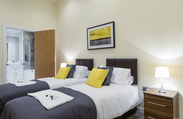 Grand Springs, Appartement 2 chambres au centre-ville, jet de pierre à la gare